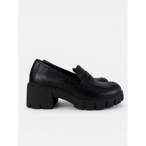 Torrid Black Chunky Lug Platform Loafers Preppy Dark Academia Wide Width Sz 11